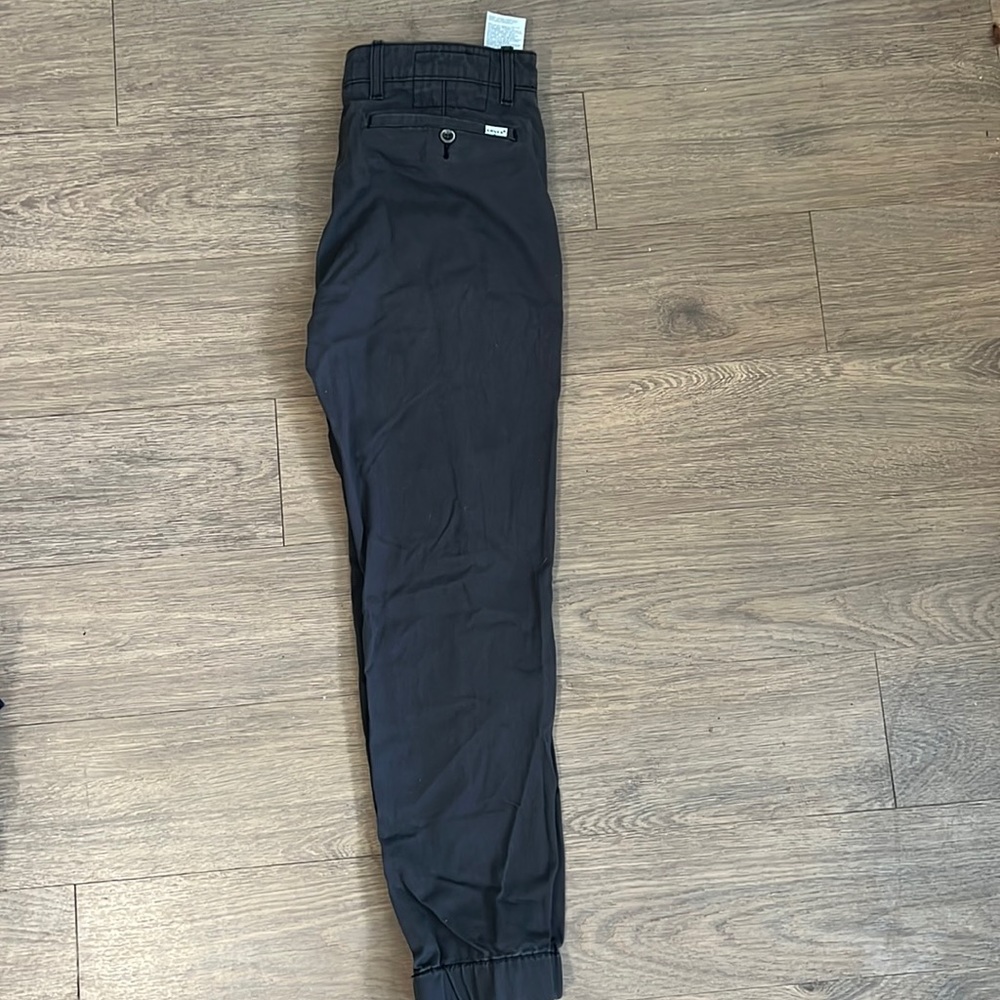 New without tags Men's Levi's Chino Joggers. 33x30 size with elastic.